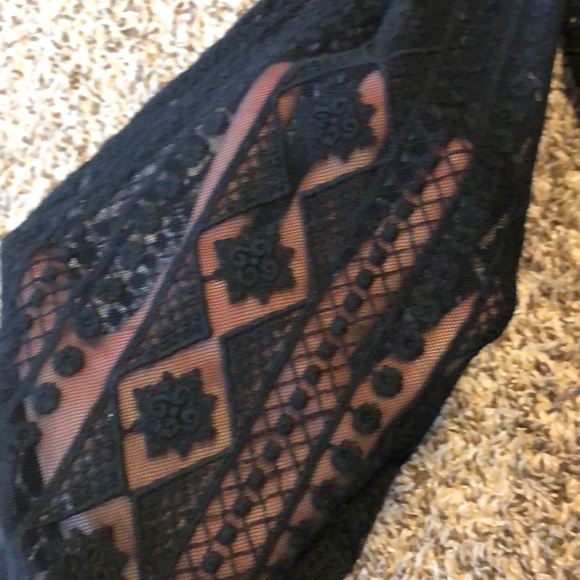 Gianni Bini black lace dress with bell sleeves - Picture 2 of 4